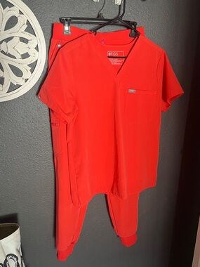 Figs Bright coral Sleeve Scrub Top & Jogger Set medium